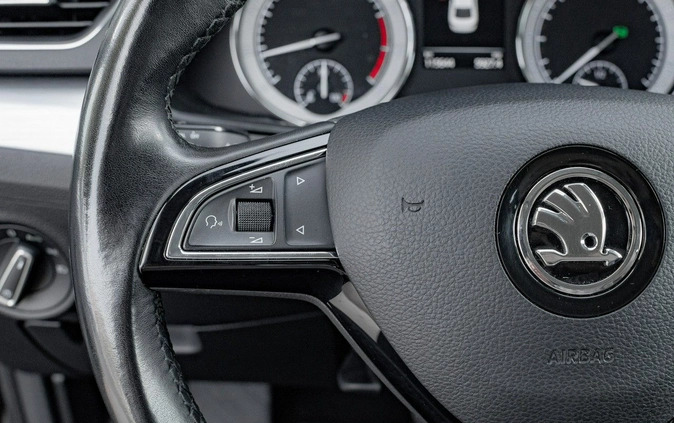 Skoda Superb cena 96850 przebieg: 115590, rok produkcji 2019 z Rudnik nad Sanem małe 704
